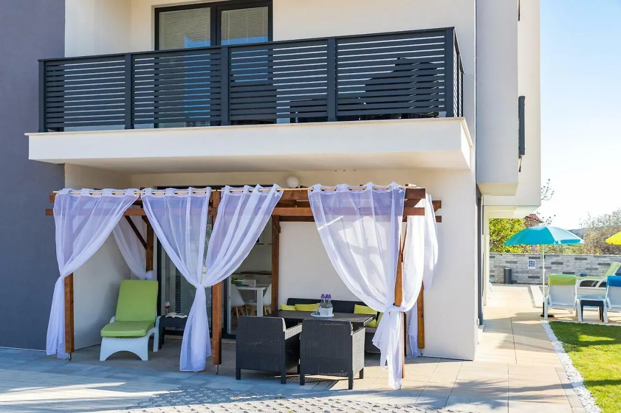 Villa Cindric ميدولين