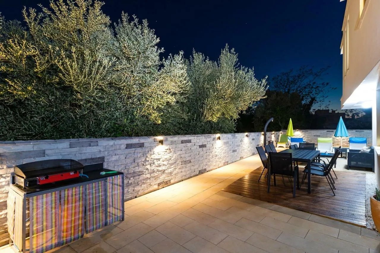 Villa Cindric ميدولين شقة