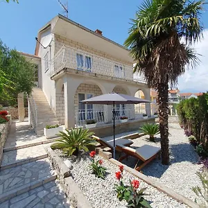 apartment-zvjezdana-trogir.splithotels.org/